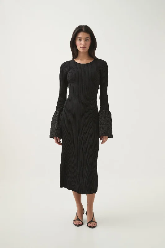 chic dressFlute Knit Midi Dress