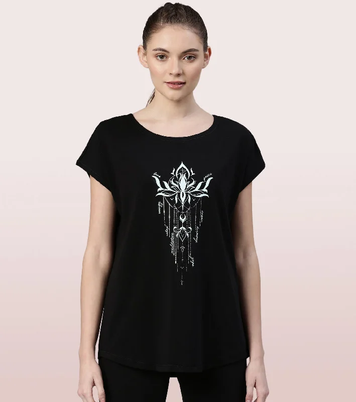 New Deals Meditate Tee | Dolman Sleeve Boat Neck Anti-Odour Stretch Cotton Graphic Printed Tee New Deals Meditate Tee | Dolman Sleeve Boat Neck Anti-Odour Stretch Cotton Graphic Printed Tee