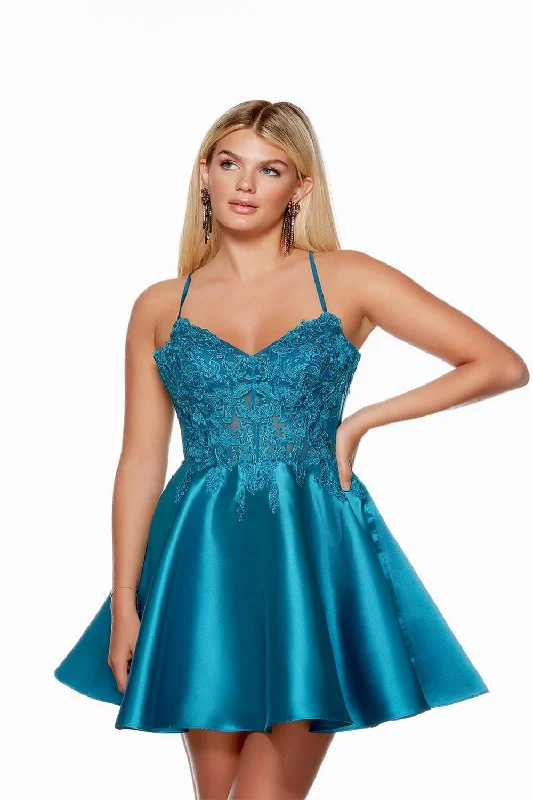 Seasonal Clearance elegant shift dressAlyce 3145