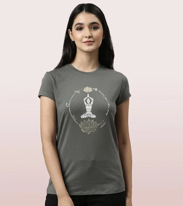 Price Slash Basic Crew Tee – Graphic Print | Short Sleeve Crew Neck Stretch Cotton Tee