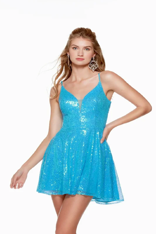 Year-End Sale wrap dressAlyce 3124